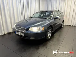 Mörkblå (blå) Begagnad 2007 Volvo V70 Momentum Kombi | 34 900 kr (Marknadspris)