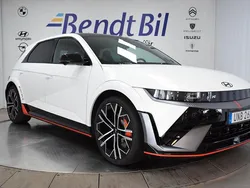 Vit Begagnad 2024 Hyundai Ioniq 5 SUV | 729 500 kr