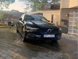 Svart Begagnad 2020 Volvo V60 Kombi | 239 000 kr (Bra pris)