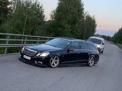 Svart Begagnad 2010 Mercedes E350 Kombi | 110 000 kr (Dyr)