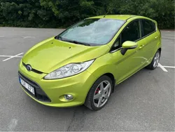 Grön Begagnad 2011 Ford Fiesta Titanium Halvkombi | 49 000 kr (Marknadspris)