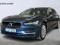 Mörkblå Begagnad 2020 Volvo V90 Momentum Kombi | 319 900 kr (Bra pris)
