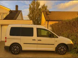Vit Begagnad 2005 VW Caddy Minibuss | 25 000 kr