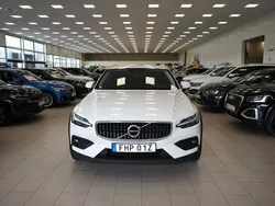 Vit Begagnad 2020 Volvo V60 CC Kombi | 299 900 kr (Marknadspris)