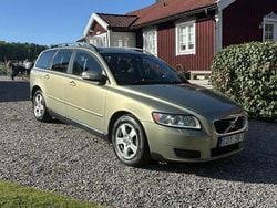 Grön Begagnad 2008 Volvo V50 Kombi | 27 900 kr (Marknadspris)