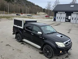Svart Begagnad 2011 Toyota HiLux Pickup | 150 000 kr (Superpris)