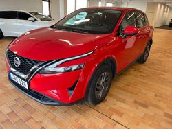 Röd Begagnad 2022 Nissan Qashqai SUV | 249 000 kr (Marknadspris)