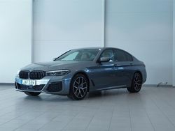 Grå/silver Begagnad 2023 BMW 545e M Sport Sedan | 629 900 kr (Bra pris)