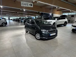 Grå Begagnad 2014 Peugeot 108 Active Halvkombi | 94 900 kr