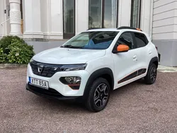 Vit Begagnad 2022 Dacia Spring Halvkombi | 153 000 kr