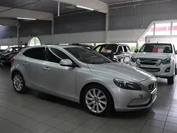 Silver Begagnad 2014 Volvo V40 Momentum Kombi | 99 900 kr (Marknadspris)
