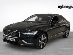 Svart Begagnad 2021 Volvo S60 Inscription Sedan | 309 000 kr (Marknadspris)