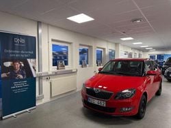 Röd Begagnad 2014 Skoda Fabia Ambiente Halvkombi | 59 900 kr (Marknadspris)