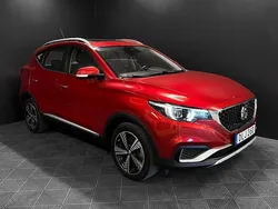 Röd Begagnad 2020 MG ZS Luxury Sedan | 169 700 kr (Marknadspris)