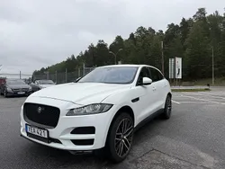 Vit Begagnad 2016 Jaguar F-Pace SUV | 179 900 kr (Lite dyr)