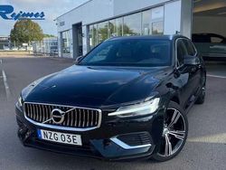 Svart Begagnad 2021 Volvo V60 Inscription Kombi | 299 900 kr (Marknadspris)