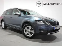 Grå Begagnad 2017 Skoda Octavia Scout Kombi | 174 900 kr (Marknadspris)