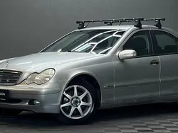 Ljusgrå (grå) Begagnad 2001 Mercedes C180 Classic Sedan | 23 900 kr