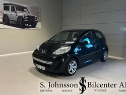 Svart Begagnad 2011 Peugeot 107 Halvkombi | 49 800 kr (Marknadspris)