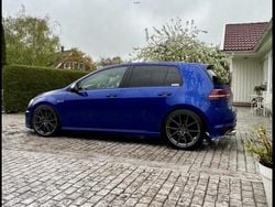 Blå Begagnad 2014 VW Golf VII R Halvkombi | 230 000 kr (Marknadspris)