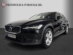 Svart Begagnad 2021 Volvo V60 CC Pro Kombi | 348 900 kr (Bra pris)
