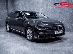 Mörkgrå Begagnad 2021 VW Passat GTE Kombi | 178 800 kr (Superpris)