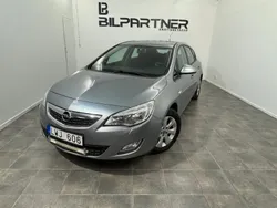 Grå Begagnad 2011 Opel Astra Enjoy Halvkombi | 49 999 kr (Marknadspris)