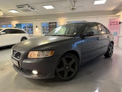 Grå Begagnad 2004 Volvo S40 R-Design Sedan | 49 900 kr (Marknadspris)