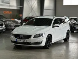 Vit Begagnad 2014 Volvo V60 Momentum Kombi | 94 900 kr (Marknadspris)