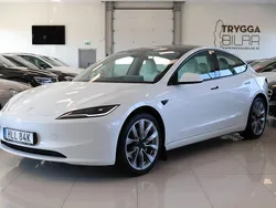 Vit Begagnad 2023 Tesla Model 3 Long Range Sedan | 449 000 kr