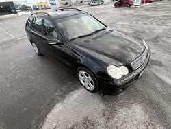 Svart Begagnad 2006 Mercedes C180 Classic Kombi | 25 000 kr (Marknadspris)