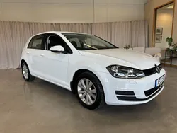 Vit Begagnad 2016 VW Golf VII Halvkombi | 144 900 kr (Marknadspris)