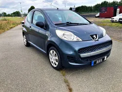 Grå Begagnad 2011 Peugeot 107 Halvkombi | 39 600 kr (Lite dyr)