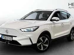 Vit (white) Begagnad 2023 MG ZS Luxury Sedan | 249 900 kr