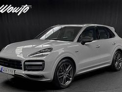 Ljusgrå Begagnad 2023 Porsche Cayenne Turbo S SUV | 1 349 800 kr