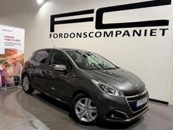 Mörkgrå (grå) Begagnad 2017 Peugeot 208 Halvkombi | 109 900 kr (Dyr)