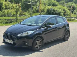 Svart Begagnad 2013 Ford Fiesta Titanium Halvkombi | 32 900 kr