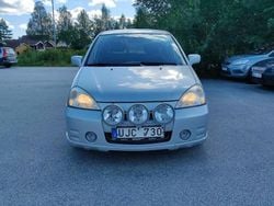 Silver Begagnad 2003 Suzuki Liana Halvkombi | 27 900 kr