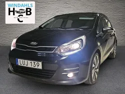 Svart Begagnad 2015 Kia Rio Sedan | 98 600 kr (Lite dyr)