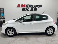 Vit Begagnad 2013 Peugeot 208 Halvkombi | 44 900 kr (Marknadspris)