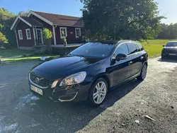 Svart Begagnad 2013 Volvo V60 Momentum Kombi | 79 000 kr (Bra pris)