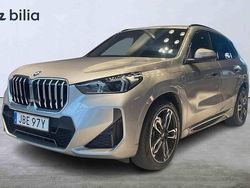 Grå Begagnad 2025 BMW X1 Comfort Edition SUV | 549 900 kr (Marknadspris)