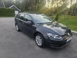 Grå Begagnad 2016 VW Golf VII Kombi | 109 000 kr (Marknadspris)