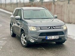 Mörkgrå Begagnad 2013 Mitsubishi Outlander SUV | 149 900 kr (Marknadspris)