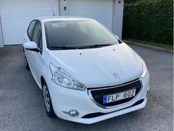 Vit Begagnad 2012 Peugeot 208 Halvkombi | 58 000 kr (Marknadspris)