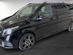 Svart Begagnad 2023 Mercedes V300 AMG Minibuss | 718 000 kr (Marknadspris)