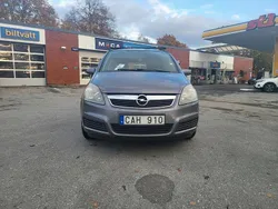 Grå Begagnad 2008 Opel Zafira Minibuss | 15 000 kr (Superpris)