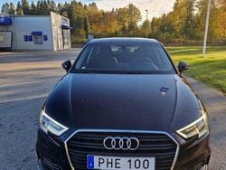 Svart Begagnad 2017 Audi A3 Sportback Comfort Halvkombi | 158 000 kr (Marknadspris)