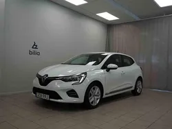 Vit Begagnad 2022 Renault Clio V Halvkombi | 134 900 kr (Marknadspris)