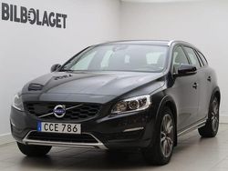 Grön Begagnad 2018 Volvo V60 CC Standard Kombi | 229 800 kr (Marknadspris)